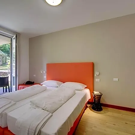 Isolino Hotel 3*